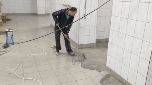 Скоростная затирка плиточных швов .