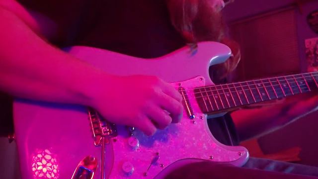 Short Work Night Loop Jam- Squier Surf Stratocaster смотреть онлайн