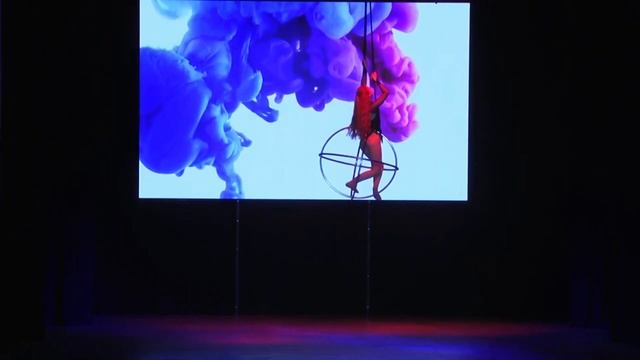 воздушная гимнастка на сфере смотреть онлайн