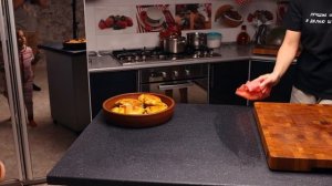 ЗАПЕКАЕМ КУРИЦУ со СЛИВОЧНЫМ СОУСОМ в ДУХОВКЕ