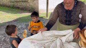 Жизнь женщины  с тремя детьми в горах Азербайджанская Кухня Деревенская Кухня  Рецепты