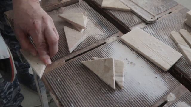 С чего начать облицовку ванной комнате натуральным камнем часть 1. смотреть онлайн