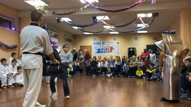 Предновогодний детский праздник 2020 Спортивный уклон!))) смотреть онлайн