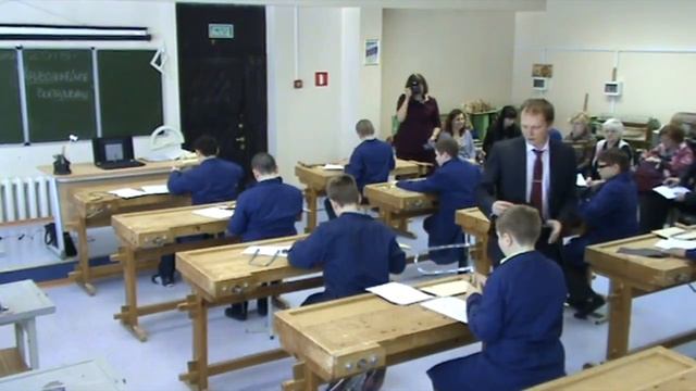 Урок технологии. Выпиливание лобзиком. смотреть онлайн