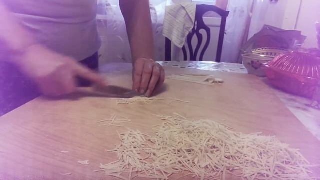 Мама режет лапшу вслепую смотреть онлайн