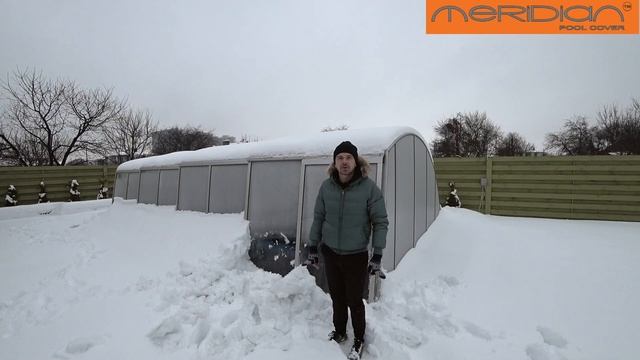павильон для бассейна зимой. смотреть онлайн