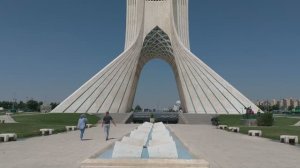 Башня Азади - главный символ Тегерана / Кругосветка Артема Грачева