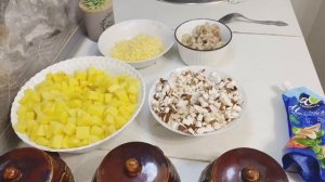 Горшочки с мясом картошечкой и грибами ?