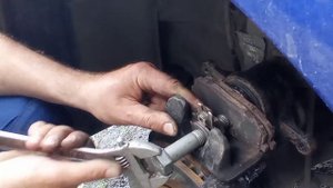 Проверка суппортов. Замена тормозных колодок.