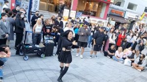 SATURDAY. BLACK MIST: TIM. EXHILARATING FANTASTIC INTERACTIVE BUSKING. HONGDAE STREET. [MONEY]