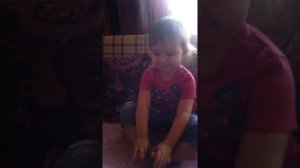 Читает стихи 2 года