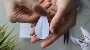 Пуансеттия из гофрированной бумаги. DIY. Corrugated paper poinsettia.