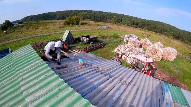 Перекрываем крышу шифером, углы отпиливаем; Результат радует глаз