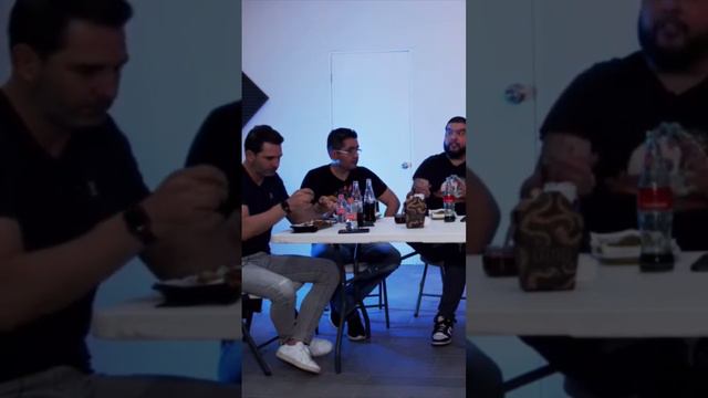 Duilio Davino conociendo la ‘Flechita’ con Franco Escamilla en Los Amos del Universo 🤣