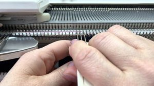 Закрытие горловины на вязальной машине