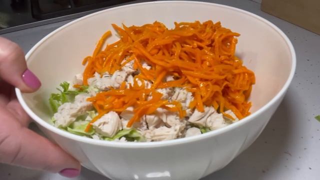 Салат с пекинской капустой, курицей и морковью по корейски. Очень вкусно, быстро