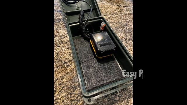 Garmin Striker 4 power source / 20 Volt Dewalt Battery Converted Output to 12volts . смотреть онлайн