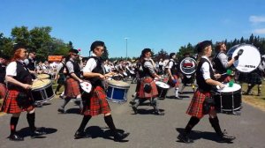 Scotland the Brave 700 Pipes and Drums