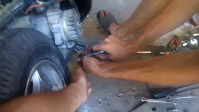 Нарезание резьбы на блоке двигателя смотреть онлайн