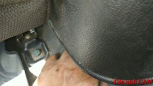 Как заменить трос ручника на автомобиле джили ск2.How to replace the handbrake cable on a geely ck-