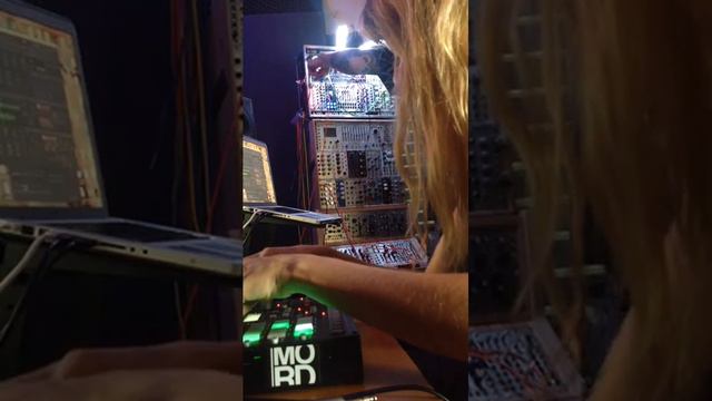 Rytm, Eclideian Circles, Dual Precision VCO смотреть онлайн