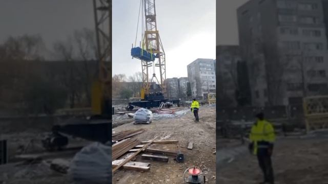 23.11.2023 - ЖК Royal Place, розгружаємо опалубки смотреть онлайн