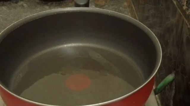 Full Kozhi (chicken) Roast | EASY to cook | chicken curry recipe in malayalam. смотреть онлайн