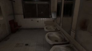 ЗАПЕРЛИ НОЧЬЮ В ТУАЛЕТЕ