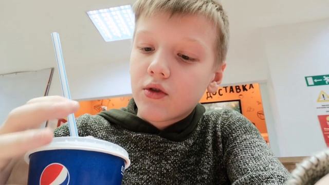 Что купит школьник на 100 рублей в бургер кинге? смотреть онлайн