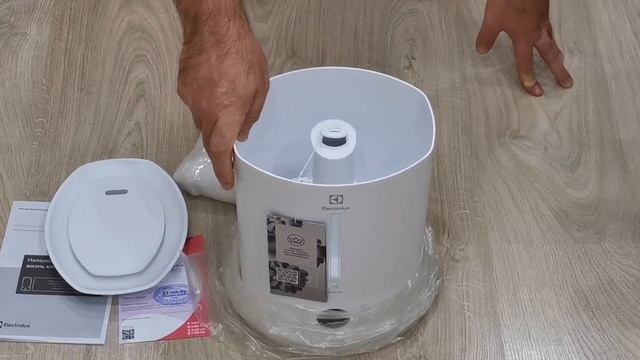Распаковка — Ультразвуковой увлажнитель воздуха Electrolux EHU-6015D