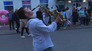 мальчик и саксофон