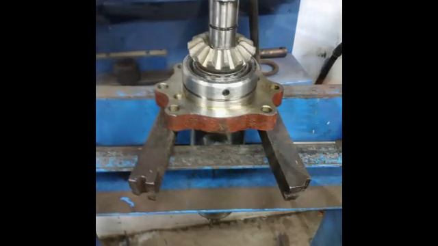 Belarus 825 - MTZ 82 Front axle repair смотреть онлайн