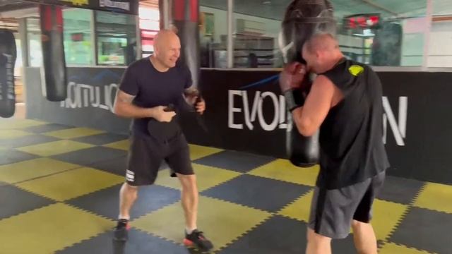 Тренировки в Паттайе ?? тренер Корнеев Андрей. смотреть онлайн