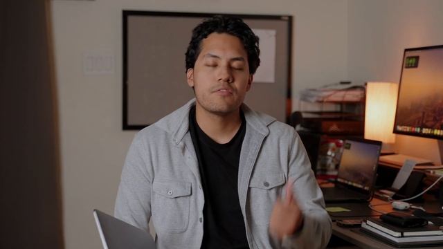 M1 Macbook Air in 2023 // Why You SHOULD Get It смотреть онлайн