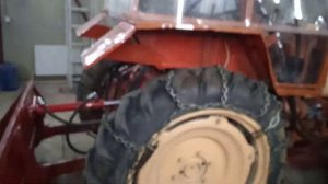 Установили цепи на Трактор т-25