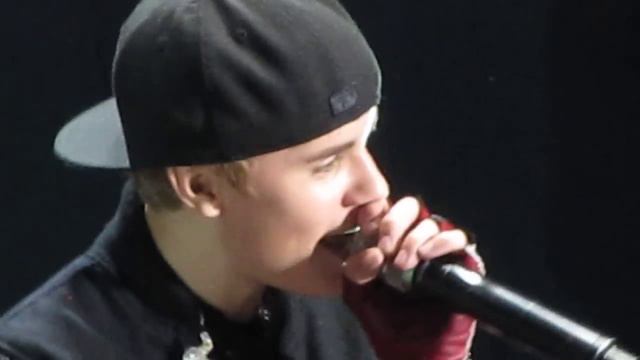 Justin Bieber - Mistletoe @River Plate Stadium 12/10 HD (Desde FILA 2) LIVE смотреть онлайн