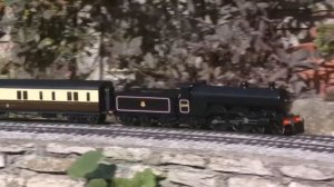 Удивительные модели паровозов в работе