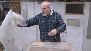 Профессиональная клейка шпона на контактный клей.