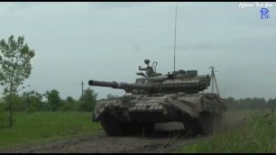Работа экипажей танков Т-80БВ и бронетранспортёров БТР-82А морской пехоты..