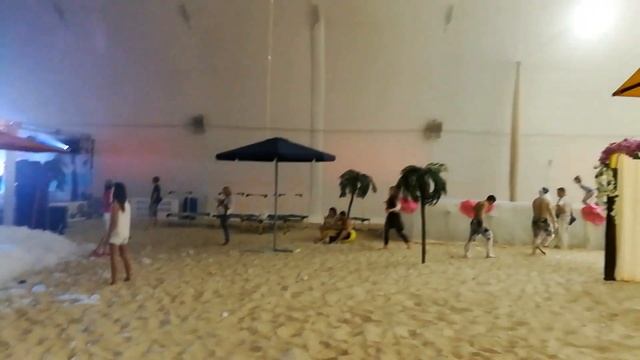 Пена, песок, музыка... смотреть онлайн