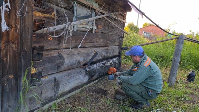 Самый простой и дешёвый способ обработки нижних венцов. смотреть онлайн