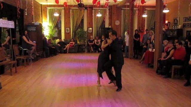 Argentine tango Guillermo Cerneaz and Mayumi Fujio .mov смотреть онлайн