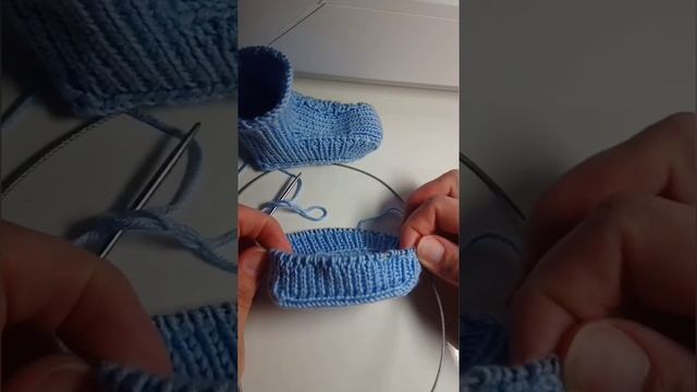 Пинетки спицами для новорождённого малыша
