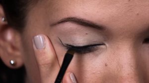 Cat Eye Liner | Makeup Tutorial by Zee Artistry