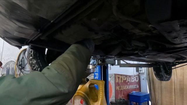 РЕНО УХОДИТ НА ЛУКОЙЛ.2024. ЗАМЕНА МАСЛА ЭЛЬФ смотреть онлайн