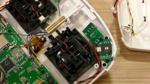 Flysky i6S: разборка и снятие пружины с ручки газа (Banggood)