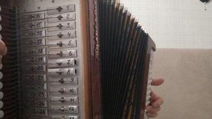 Разбор на гармони:"Есть любовь или нет я не знаю".С цифрами.