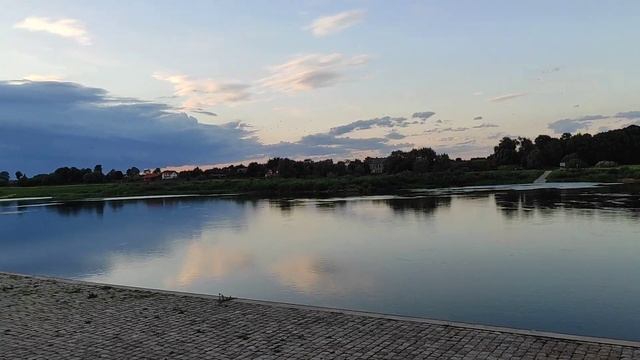 Калининградская область. Город Тильзит (Советск). Набережная реки Неман и мост королевы Луизы.