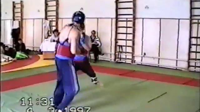 мужики танцуют смотреть онлайн