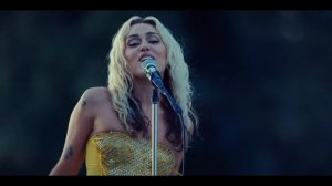 Miley Cyrus The Climb Endless Summer Vacation (Backyard Sessions) (4K HDR)